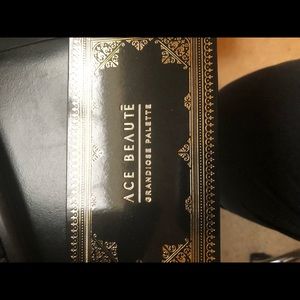 Ace beaute eyeshadow palette